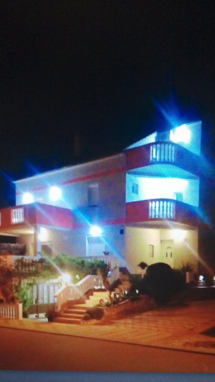 Apartments Malnar Novi Vinodolski Esterno foto